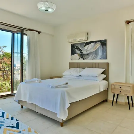 у моря Hotel *